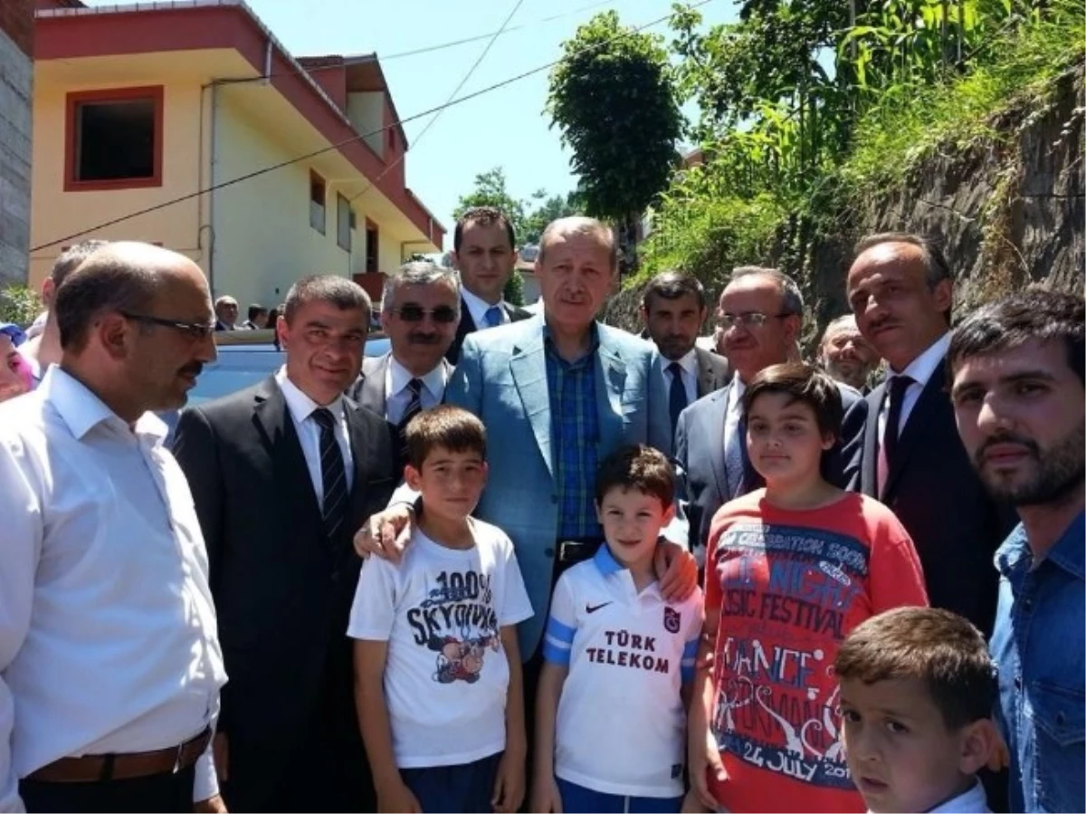 Başbakan Erdoğan Torunuyla Poz Verdi