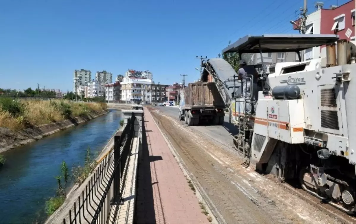 Kanal Yolu Asfaltlanıyor