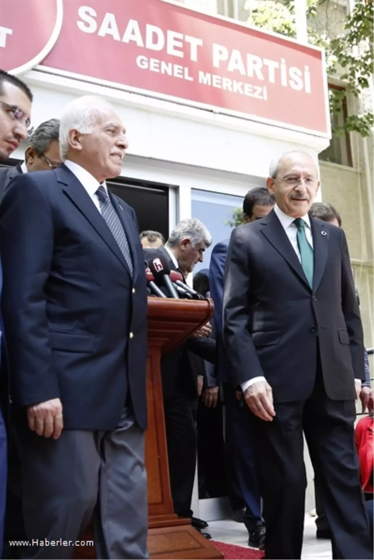 Kılıçdaroğlu, Saadet Partisini Ziyaret Etti