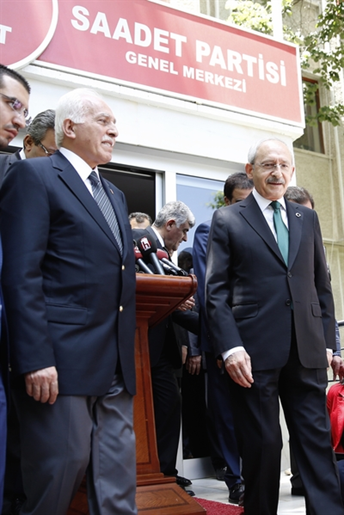 Kılıçdaroğlu, Saadet Partisini Ziyaret Etti