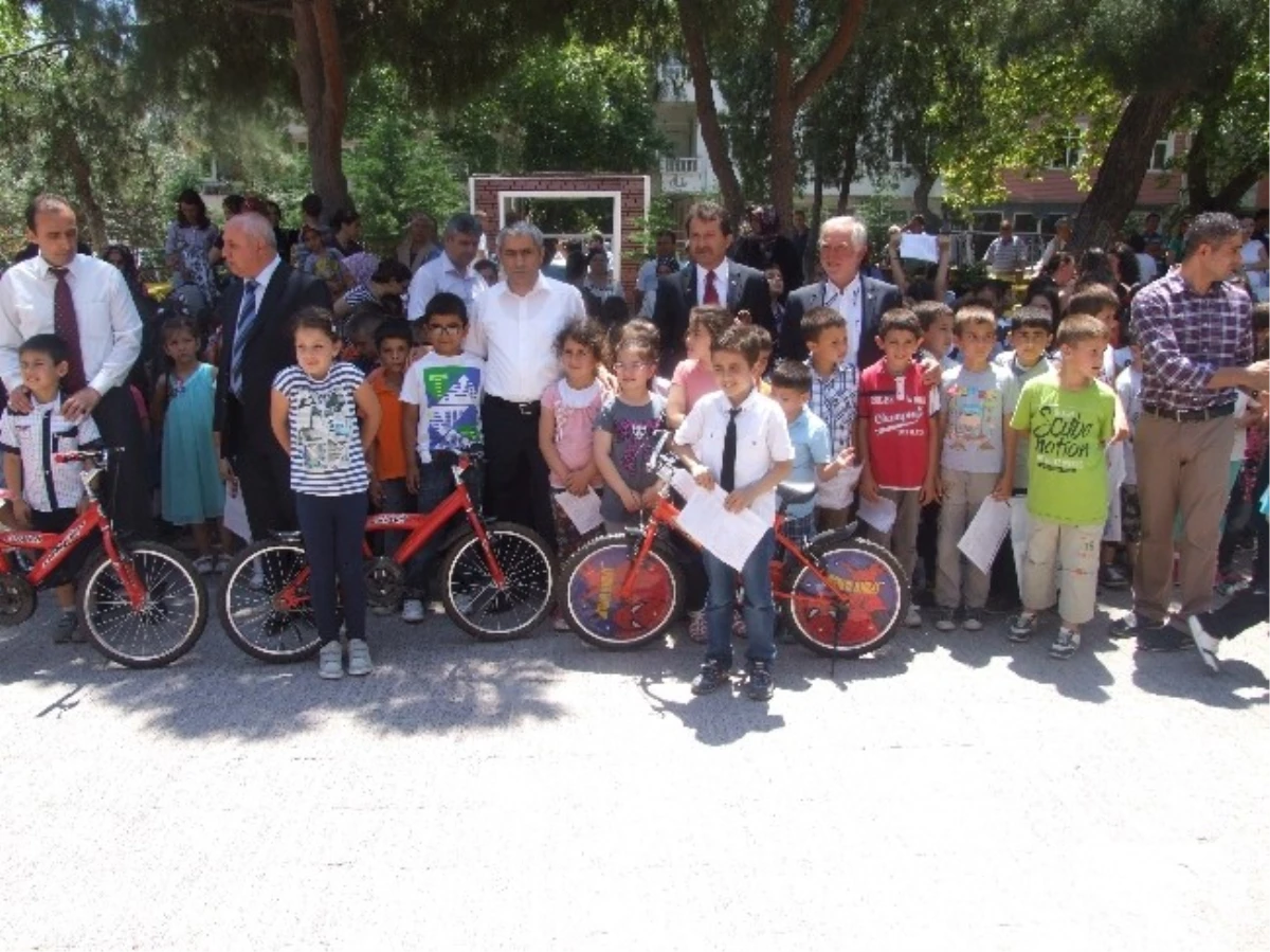 Şarköy\'de Başarılı 9 Öğrenciye Bisiklet Verildi