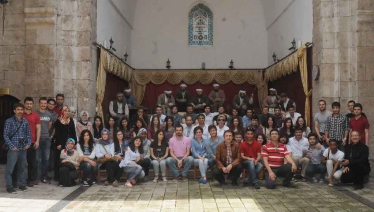 Tıp Öğrencileri Sabuncuoğlu Tıp ve Cerrahi Müzesini Gezdi