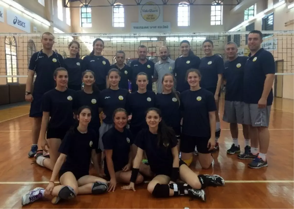 Vakıfbank Yıldız Kız Takımı Şampiyonluk İçin İddialı