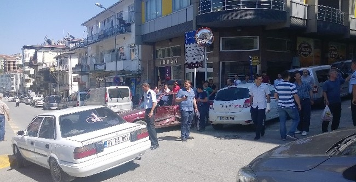 Akçakoca\'da Trafik Kazası: 1 Yaralı