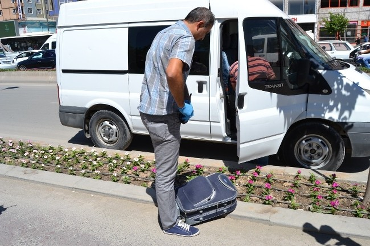 Batman Valiliği Önündeki Şüpheli Valiz Paniğe Neden Oldu