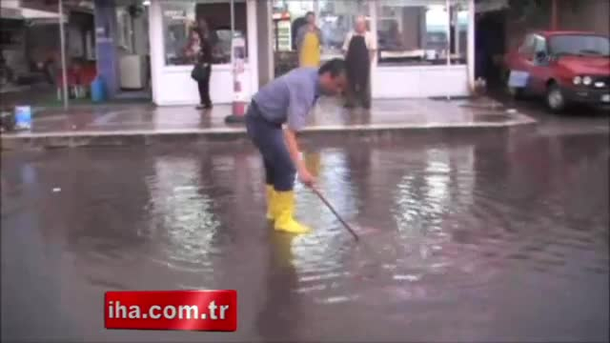 Edirne\'de Ev ve İş Yerleri Sular Altında