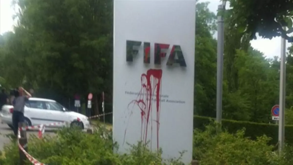 FIFA\'ya Kanlı Protesto