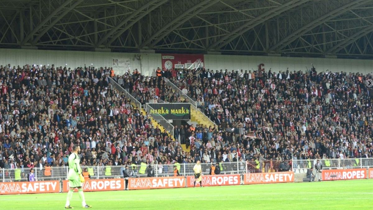 Sivasspor Taraftarından Protesto