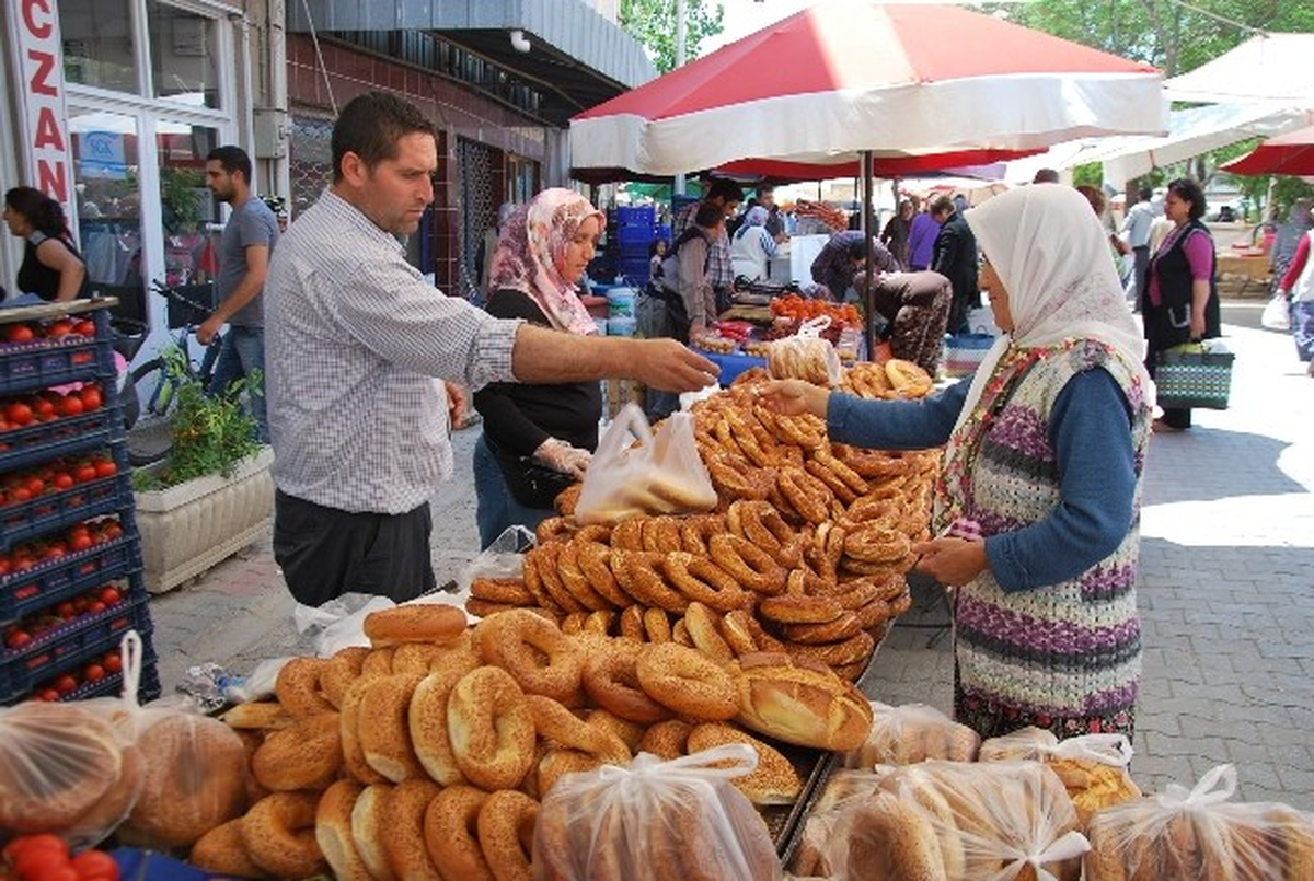 Aydın Pazarlarının Asırlık Simit Geleneği Devam Ediyor