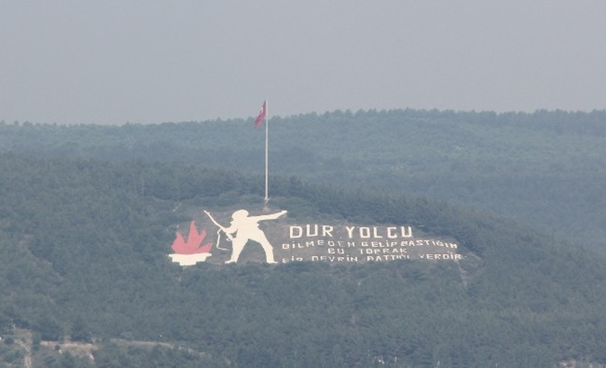 Dur Yocu\' Anıtında Türk Bayrağı Yeniden Dalgalanıyor