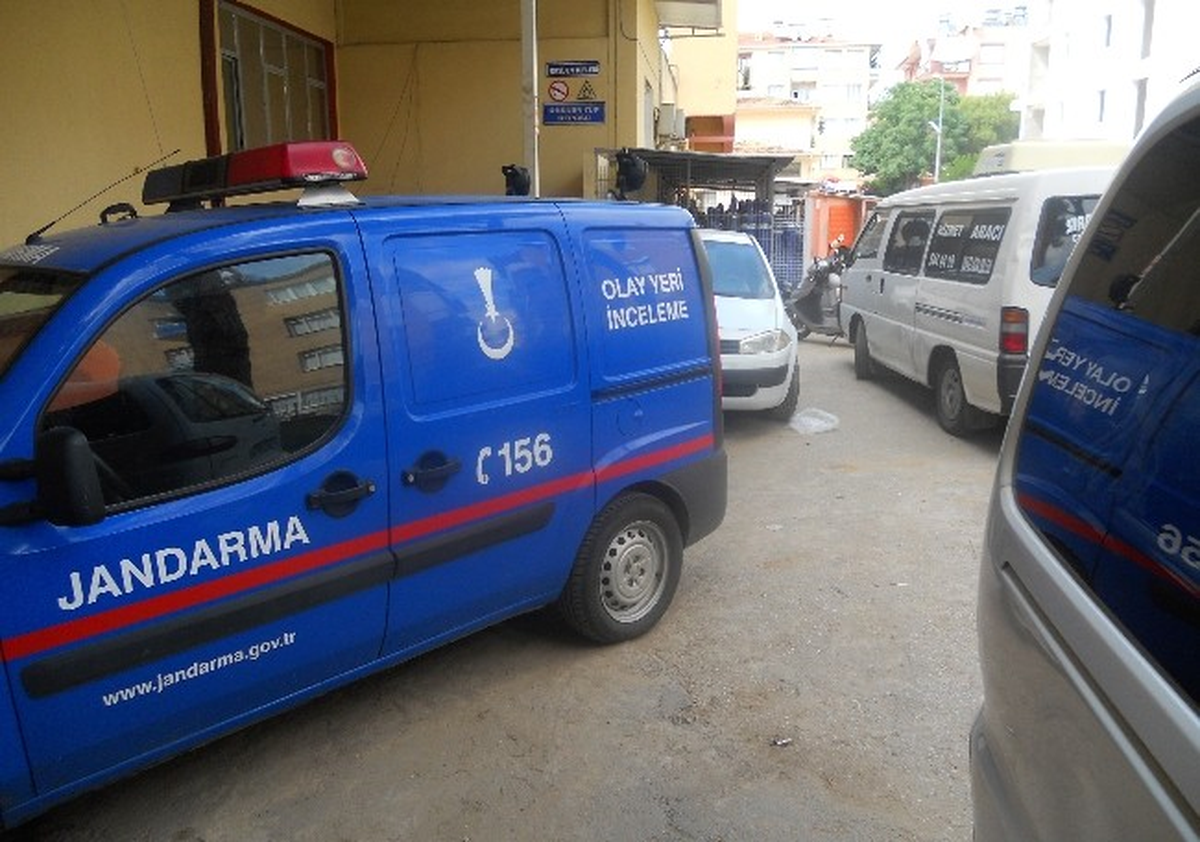 Ödemiş\'te Bunalıma Giren Gardiyan İntihar Etti