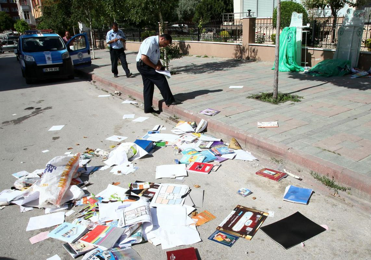 Odunpazarı\'nda Zabıtadan Lisanssız Toplayıcılara Operasyon