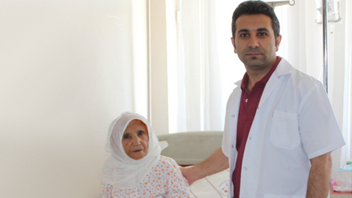 Siirt\'te Başarılı Bağırsak Kanseri Ameliyatı