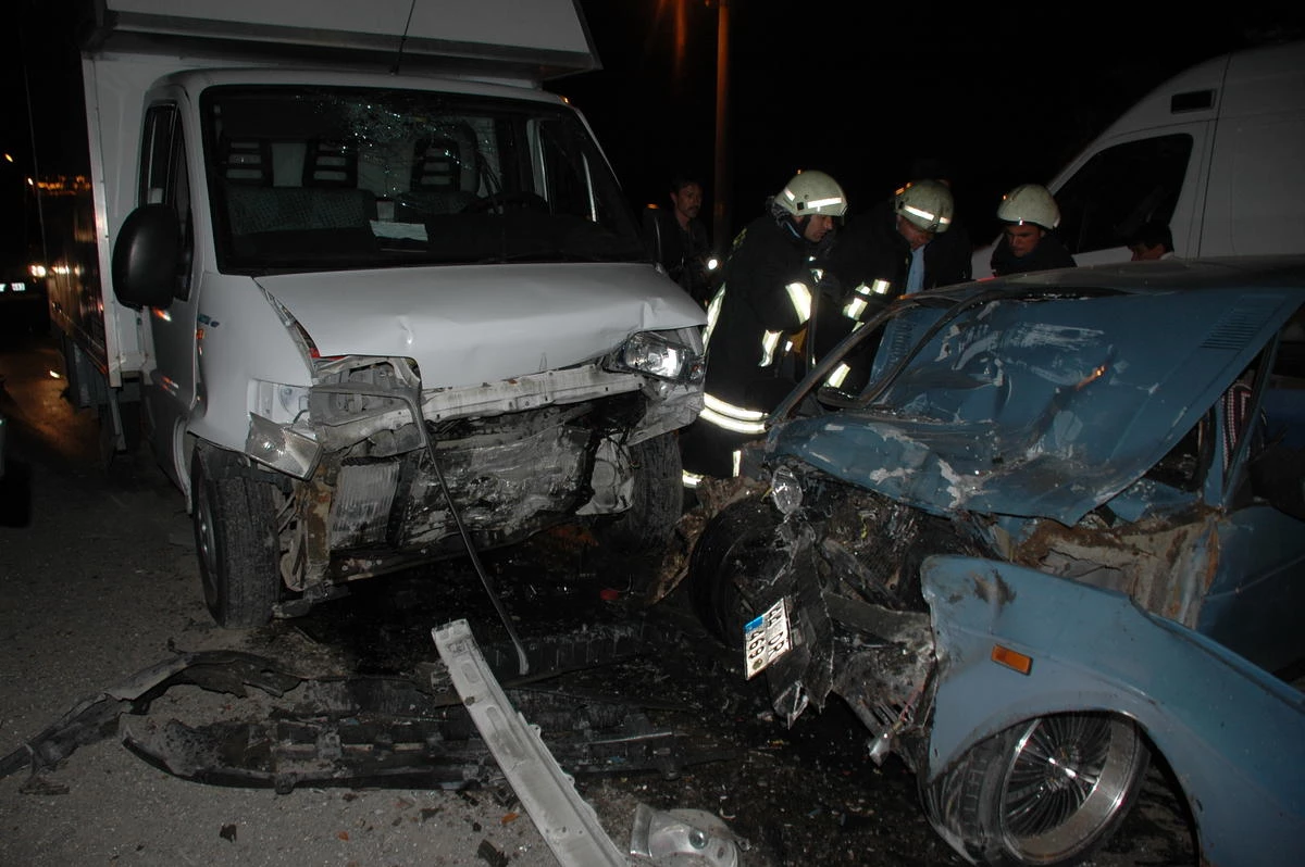 Tekirdağ\'da Trafik Kazası: 3 Yaralı