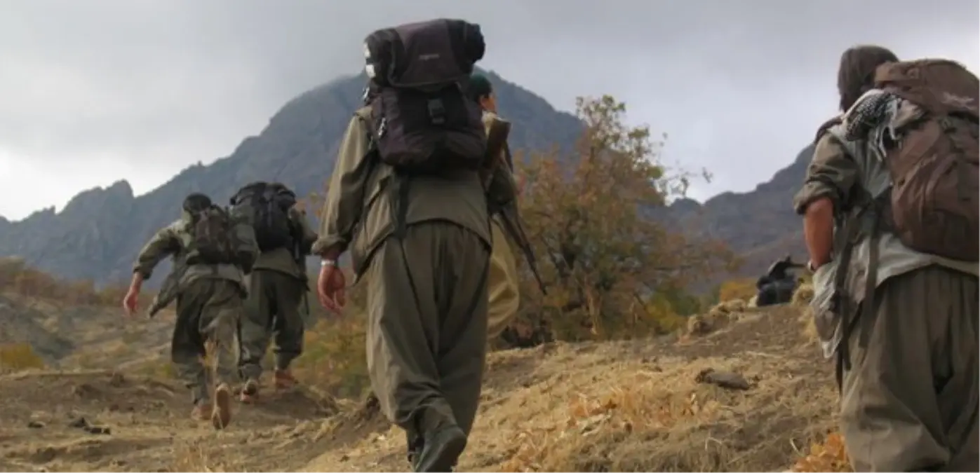 Tunceli\'de Yol Kesen PKK 5 Aracı Yakıp 6 Kişiyi Kaçırdı