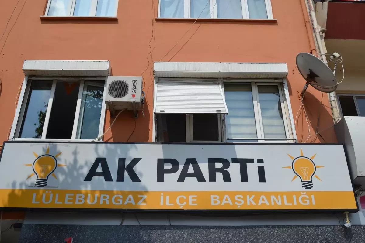 Ak Partisi İlçe Başkanlığına Zarar Verildiği İddiası