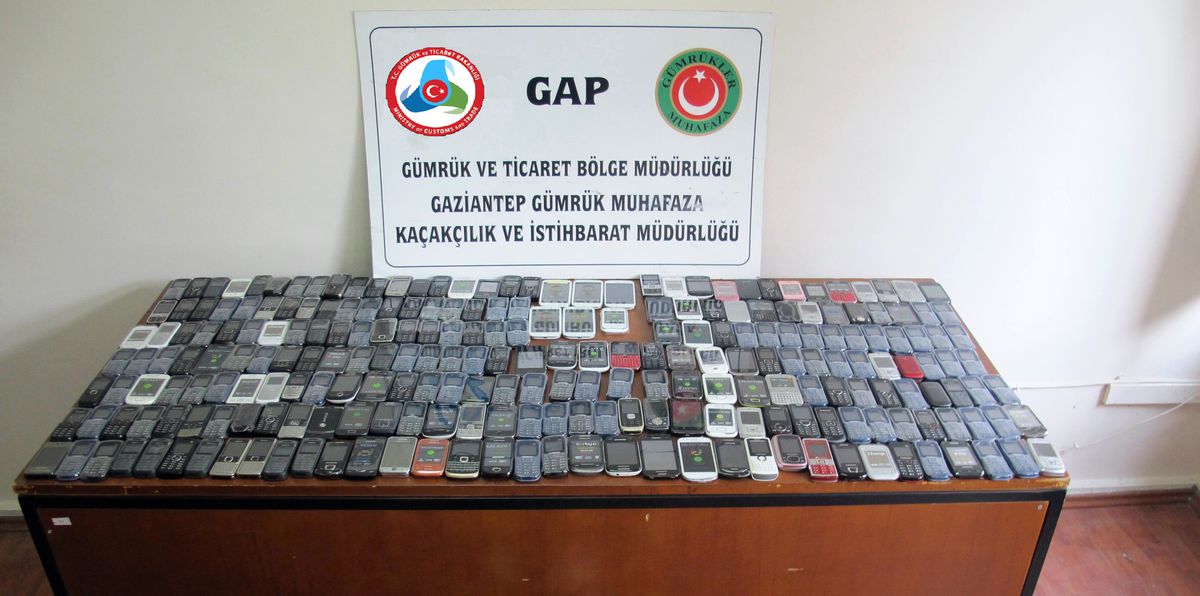 Gaziantep\'te 300 Kaçak Cep Telefonu Ele Geçirildi