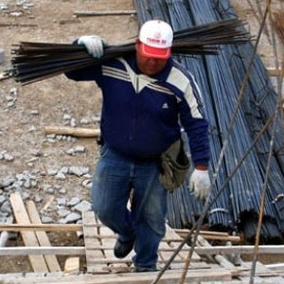 İnşaatta Üretim Yavaşladı, Cirolarda Artış Sürüyor