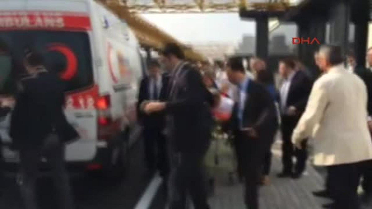 Bakan Işık Konuşma Yaptığı Sırada Fenalaştı