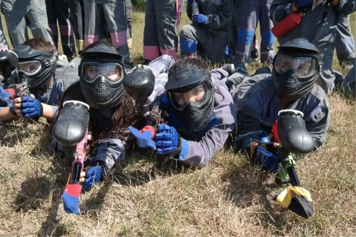 Başarılı Sporcu Öğrencilerini Paintballe Ödüllendirildi