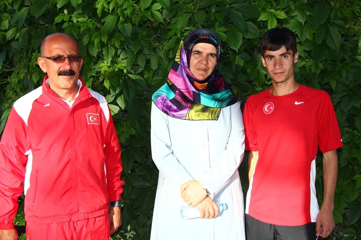 Atletler, Erciş Belediye Başkanı Keskin\'i Ziyaret Etti