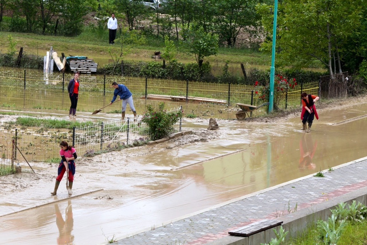 Bosna Hersek\'teki Sel Felaketi