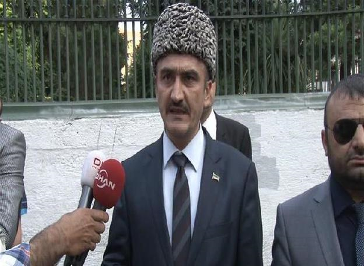 Çeçen Fahri Konsolosu\'ndan Türk Bayrağı Açıklaması