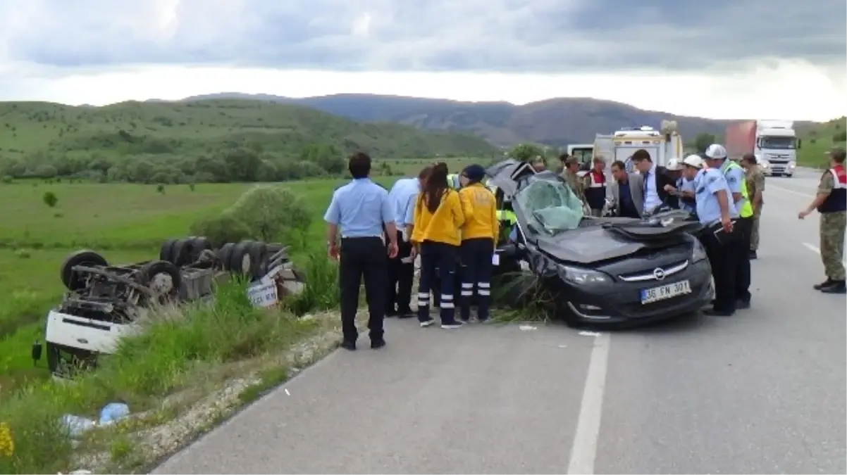 Erzincan\'da Kazada Bir Aile Yok Oldu: 5 Ölü, 2 Yaralı