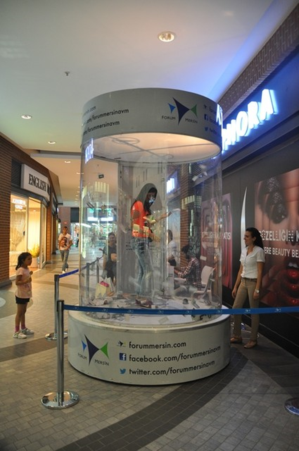 Forum Mersin\'de \'Hediye Kabini\' Etkinliği