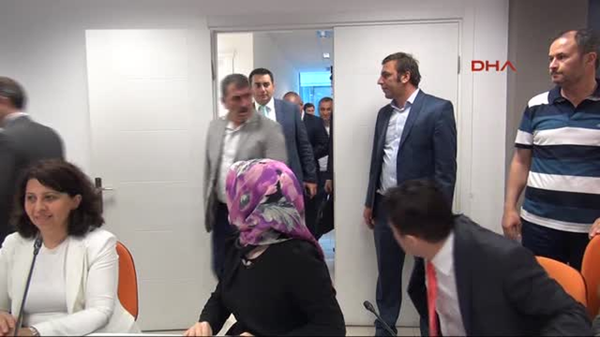 Gençlik ve Spor Bakanı Kılıç, Samsun\'da Partililerle Bir Araya Geldi