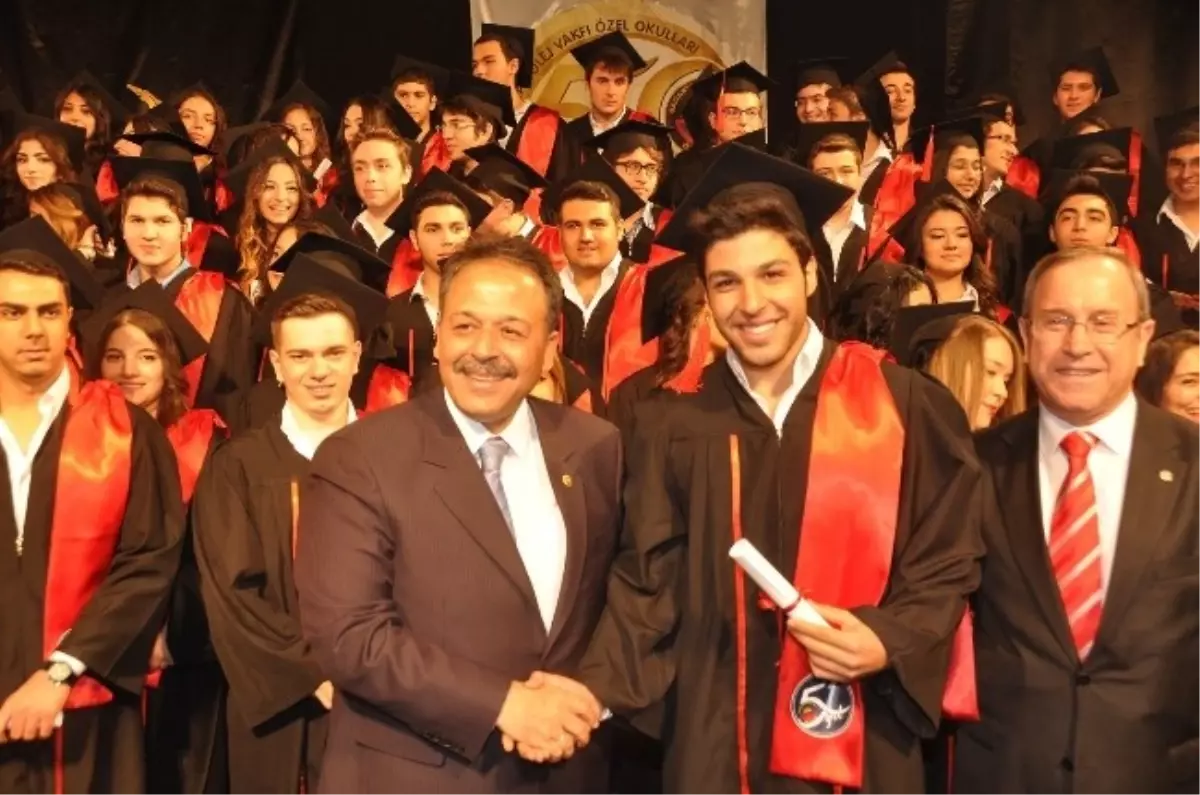 GKV\'li Milletvekilinden GKV\'li Oğluna Diploma