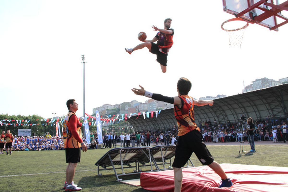 Kağıthane\'de Yaz Spor Okulları Başladı