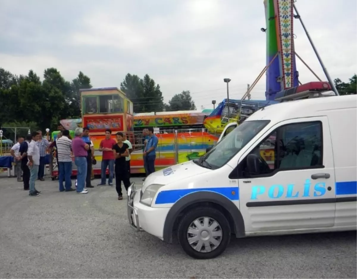 Lunaparkta Kamikazeye Binen Genci Elektrik Çarptı