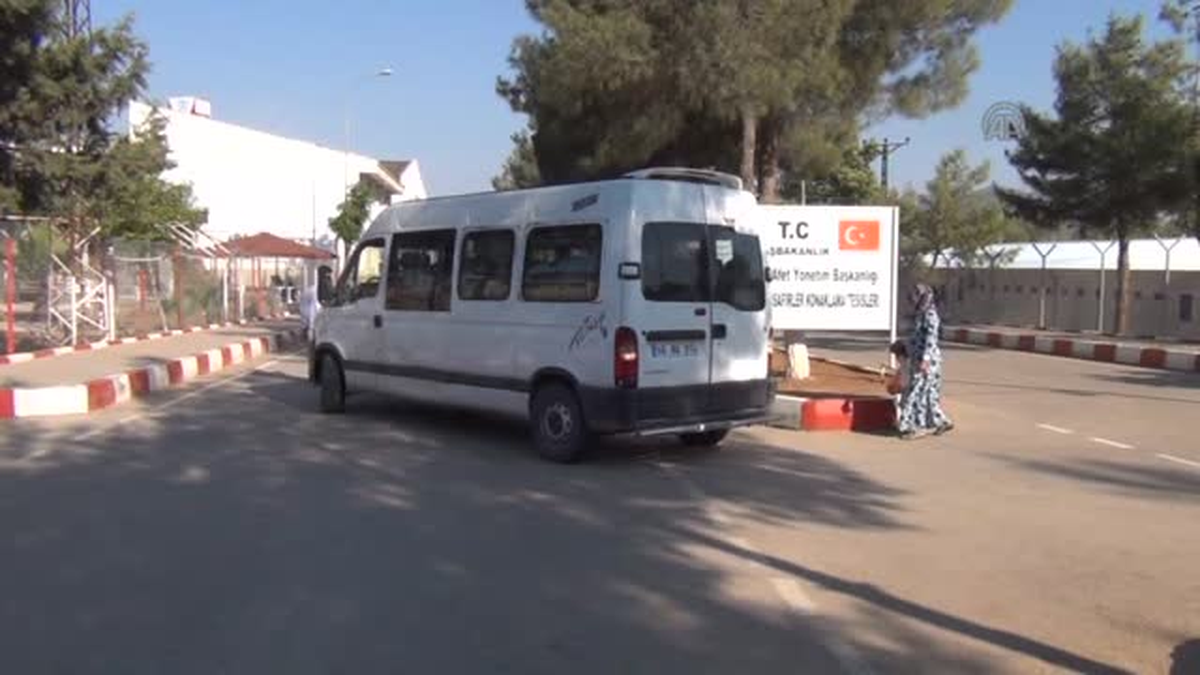Macaristan\'ın Ankara Konsolosu Peter, çadır kenti ziyaret etti -