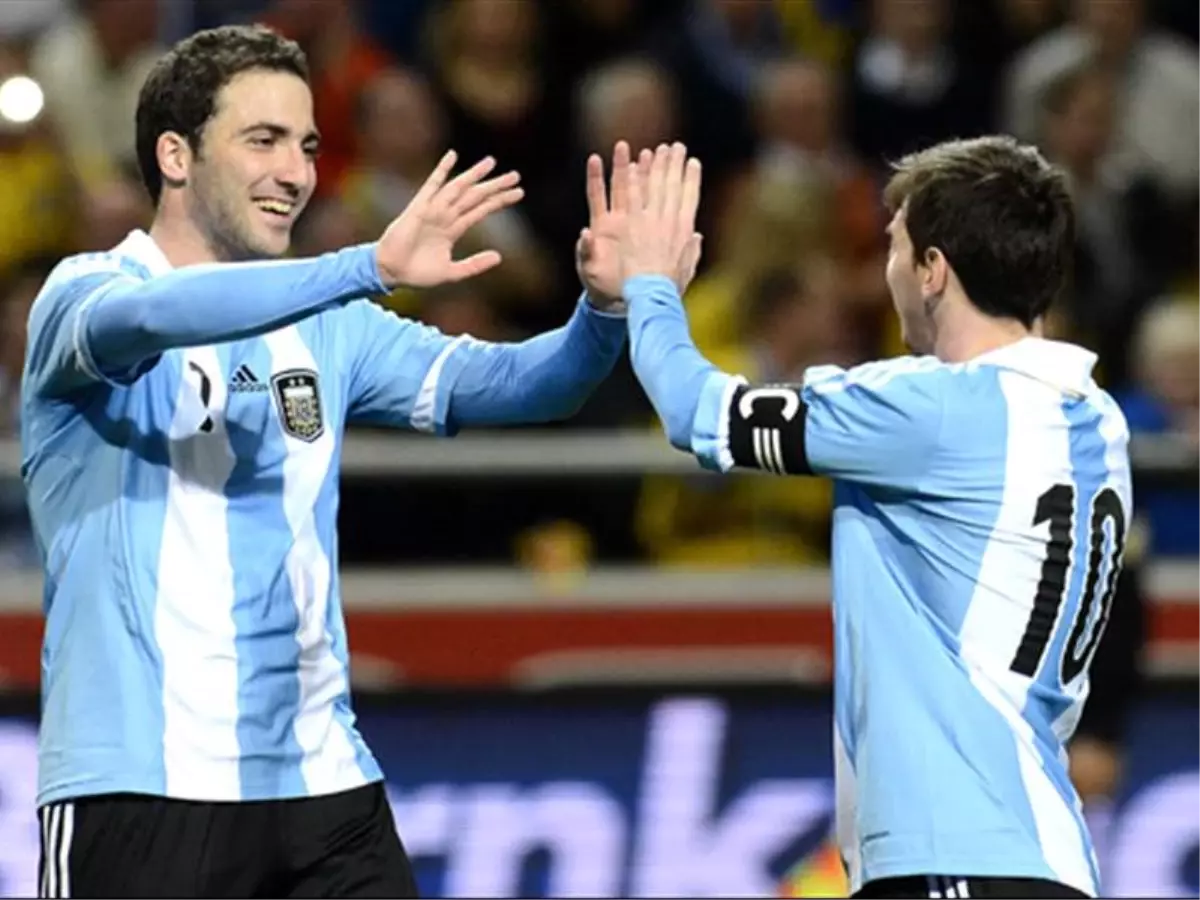 Messi: Higuain ile Beraber Oynamak İsterim