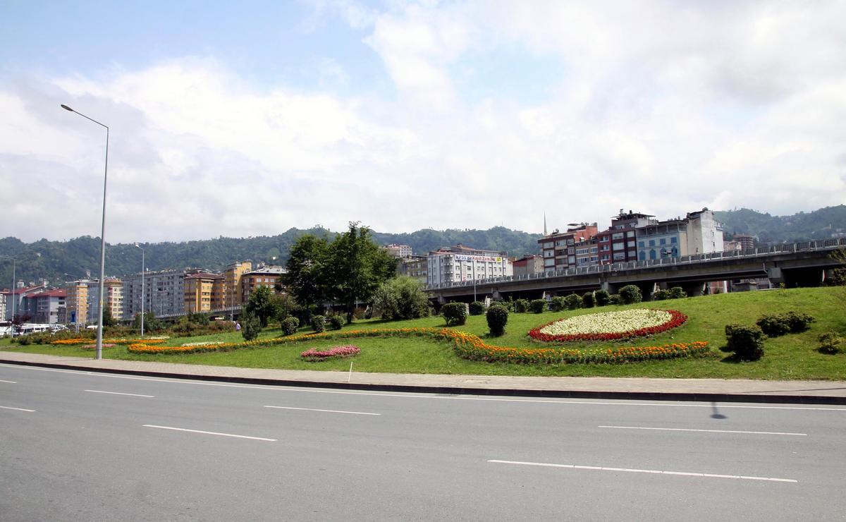 Rize\'de Çiçeklendirme Çalışmaları