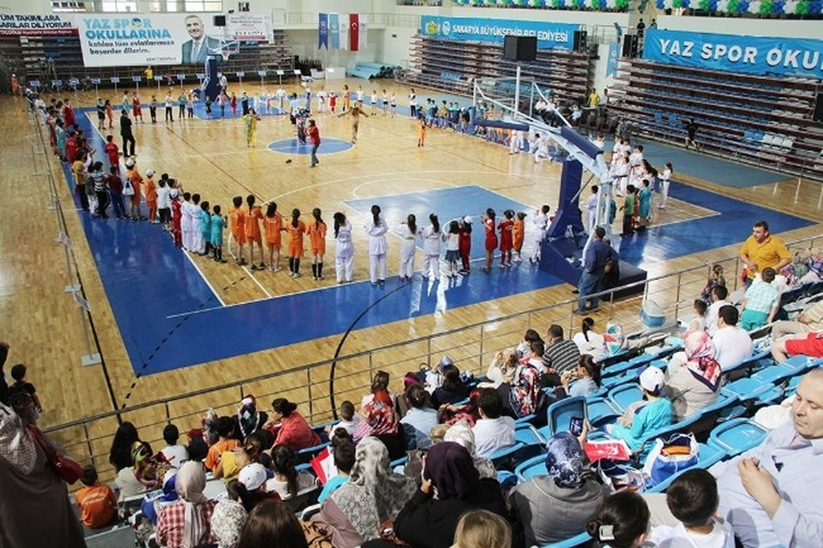 27 Bin 348 Çocuk Spora Başladı