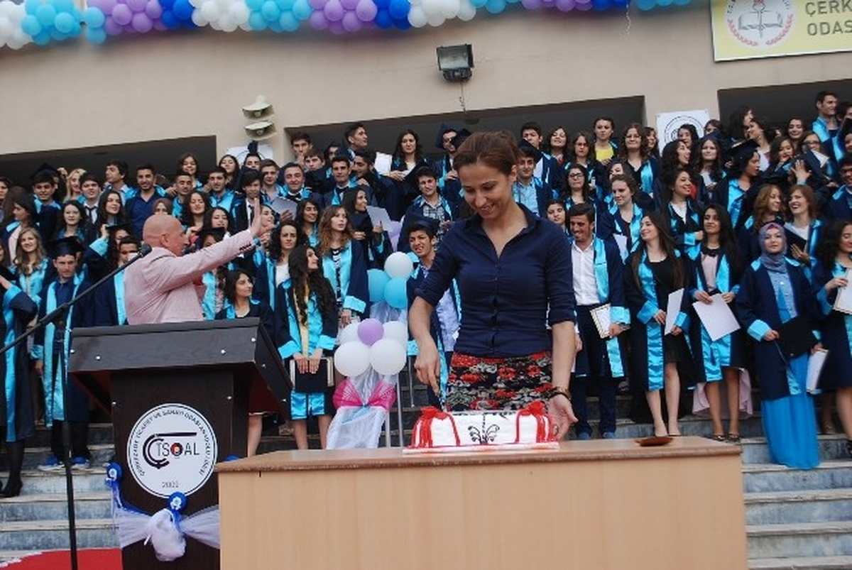 Çerkezköy TSO Anadolu Lisesi\'nde Mezuniyet Coşkusu Yaşandı