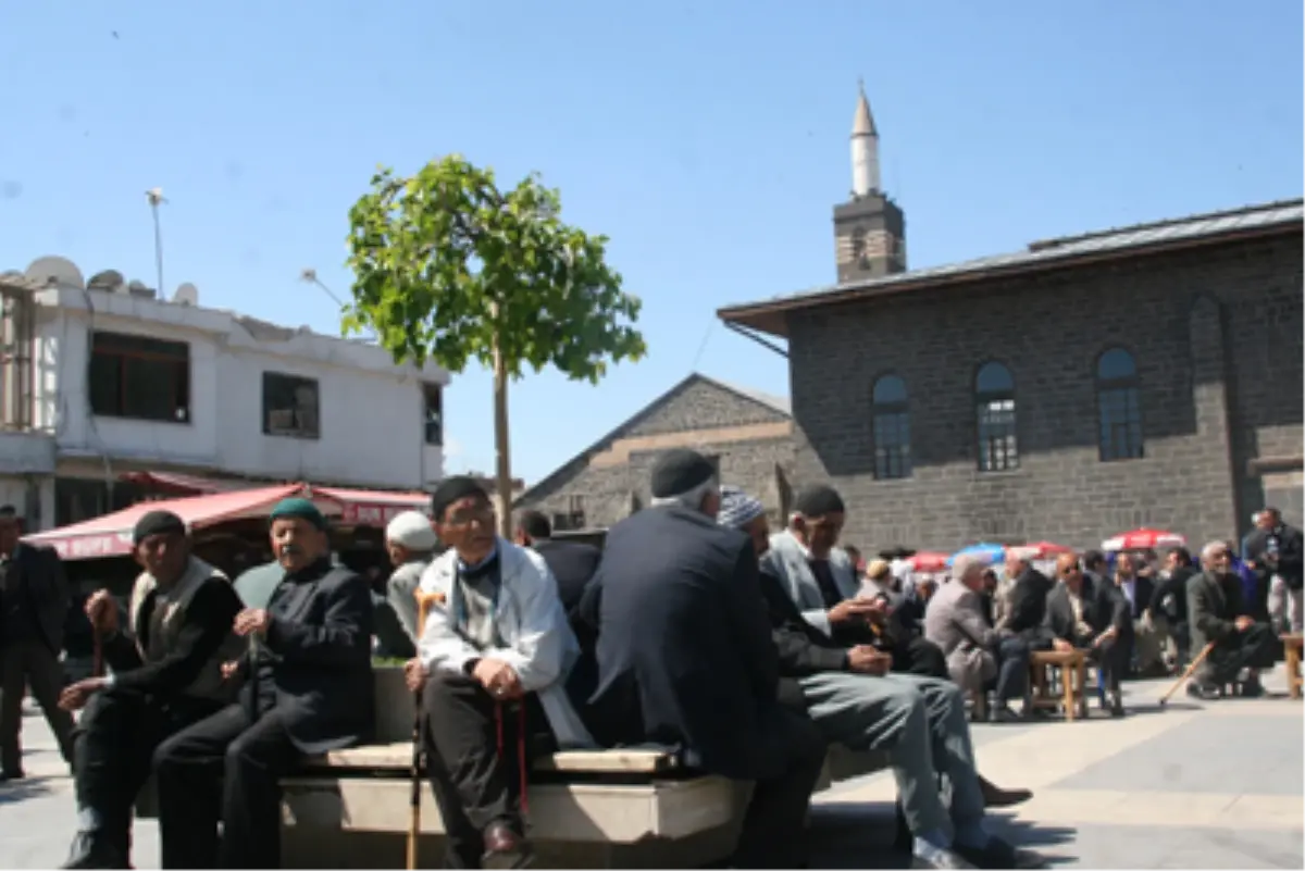 Diyarbakır Çatı Adayına Sıcak Bakmıyor