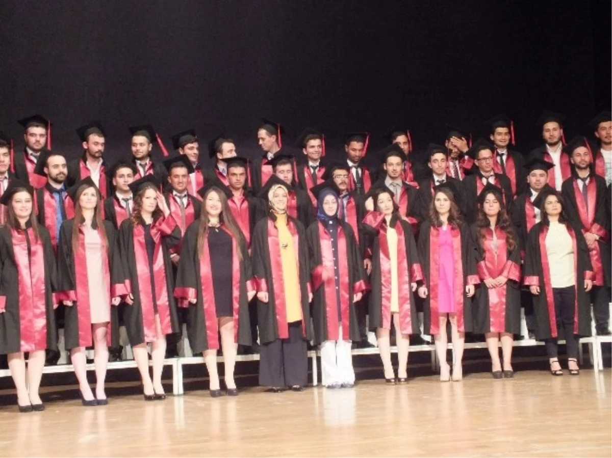 Erciyes Üniversitesi Veterinerlik Fakültesi Öğrencileri Mezuniyet Heyecanı Yaşadı