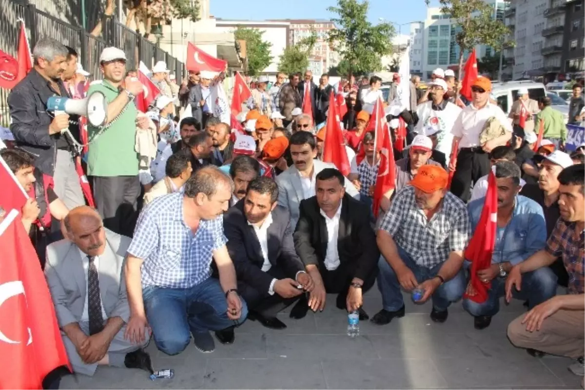 Erzurum\'da Ülkücüler Işid\'i Protesto Etti