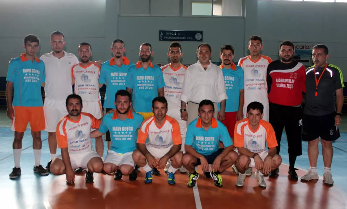 Finike\'de Futsal Turnuvası Başladı