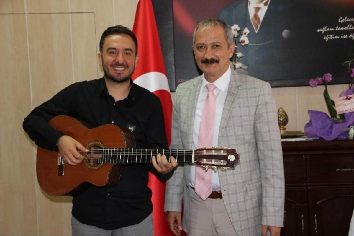Gaziantepli Öğretmen TRT Müzik\'in Yarışmasında Finale Kaldı