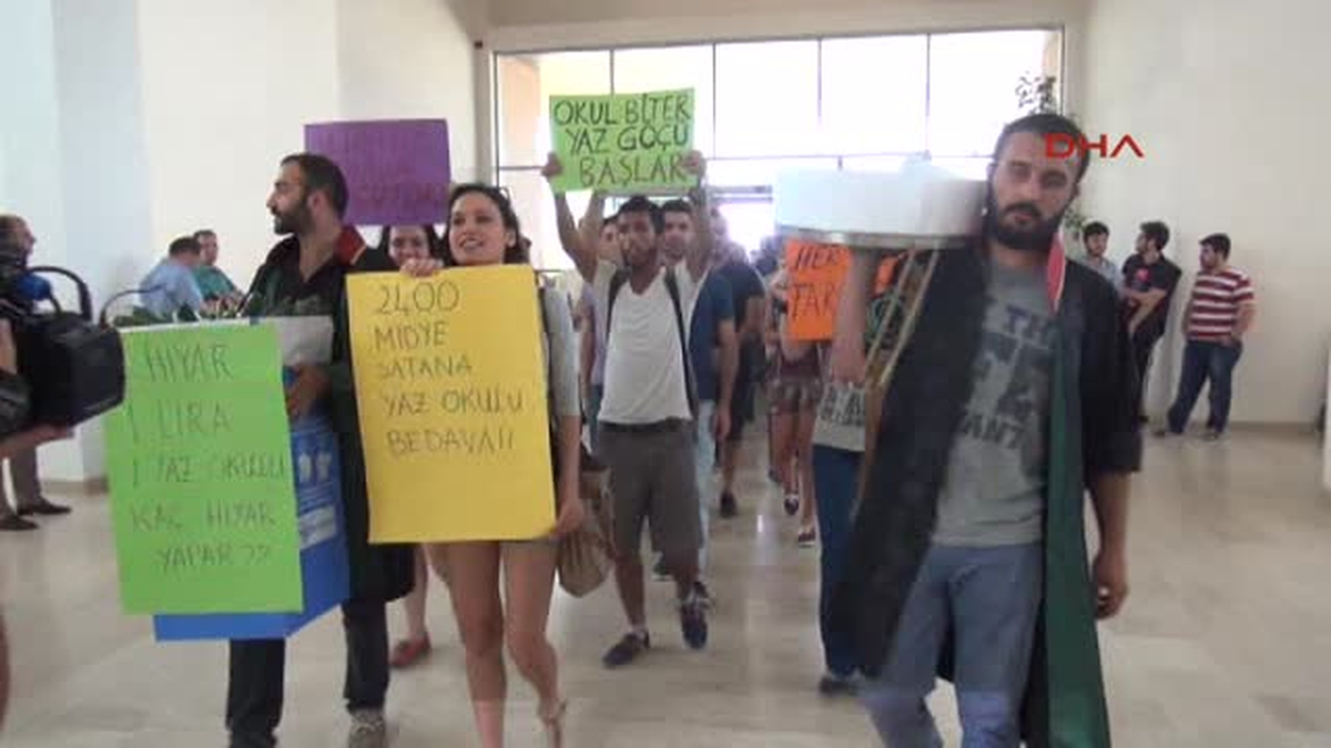 Akdeniz Üniversitesi Hukuk Öğrencilerinden Midyeli Eylem