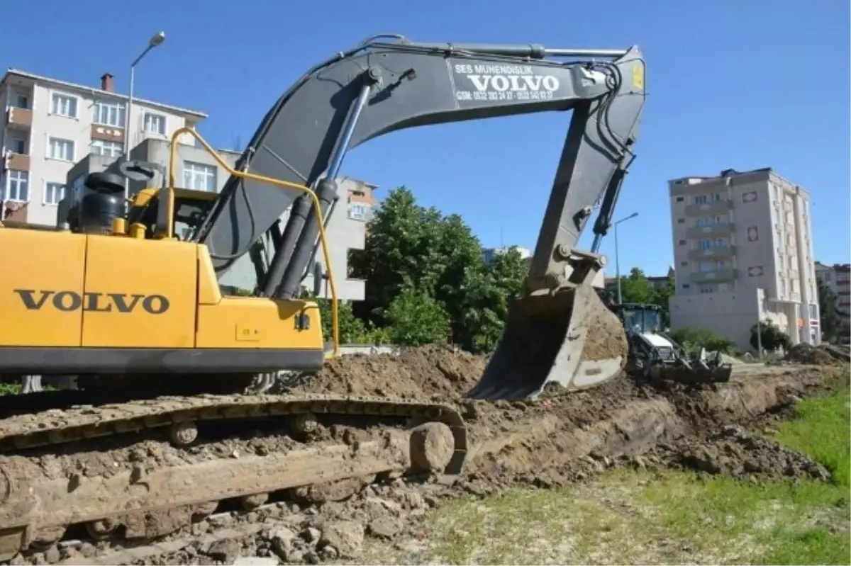 Kapaklı Belediye Başkanı Mandalı: "Altyapı Çalışmaları Devam Ediyor"