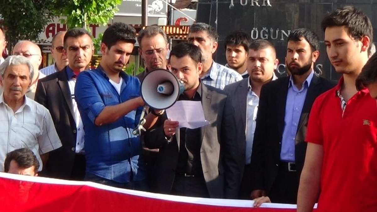 Karaman\'da Irak\'ta Uygulanan Şiddet Protesto Edildi