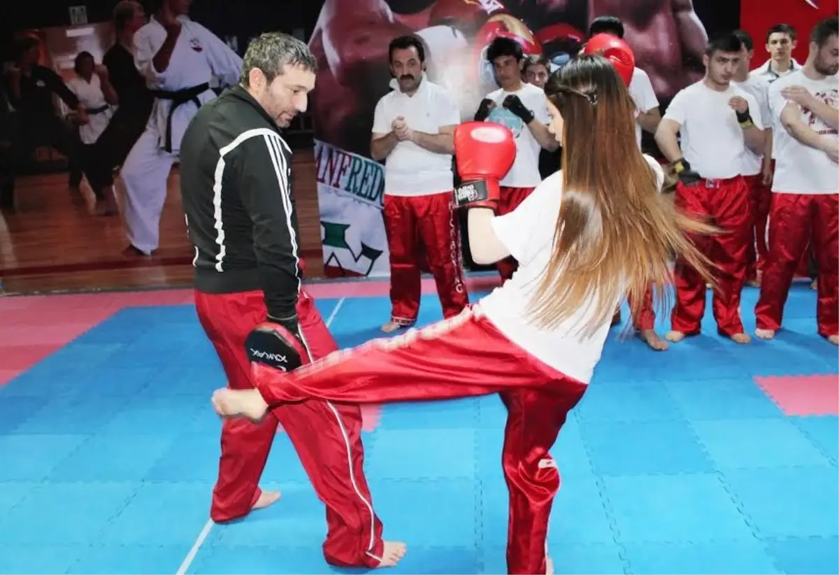 Kick Boks\'ta Heyecan Başlıyor