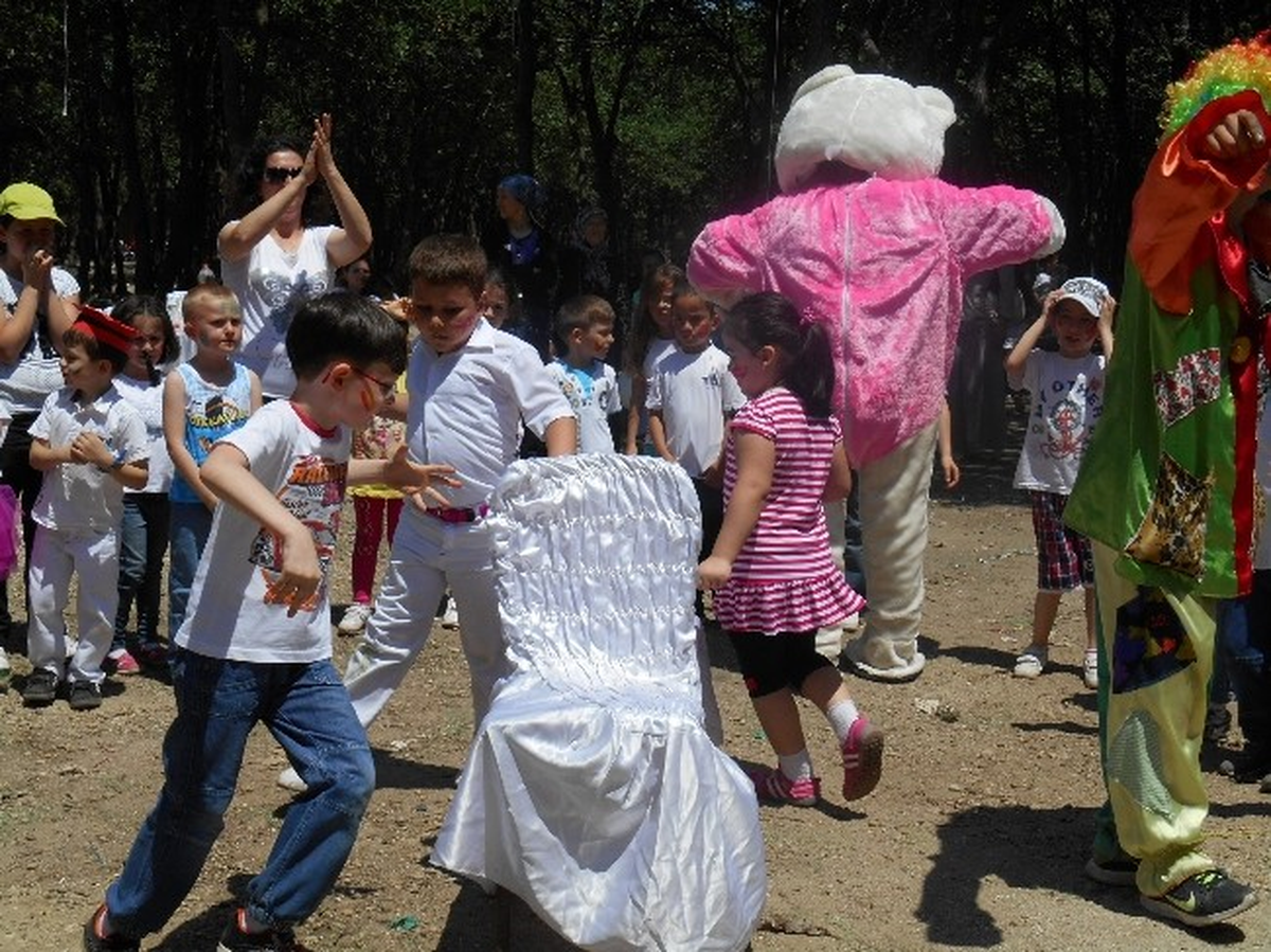 Minikler, Bir Yılın Stresini Yıl Sonu Pikniğinde Attı