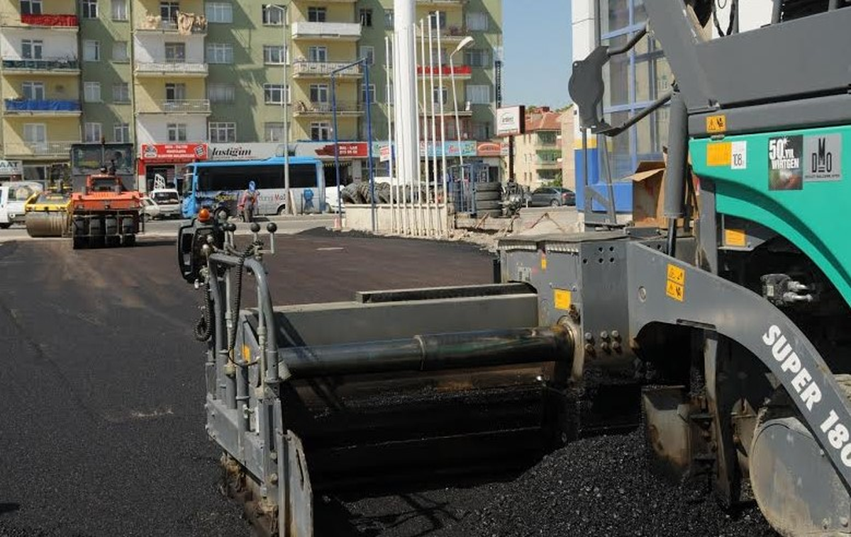 Şahinali Mahallesinde Asfaltlama Çalışması