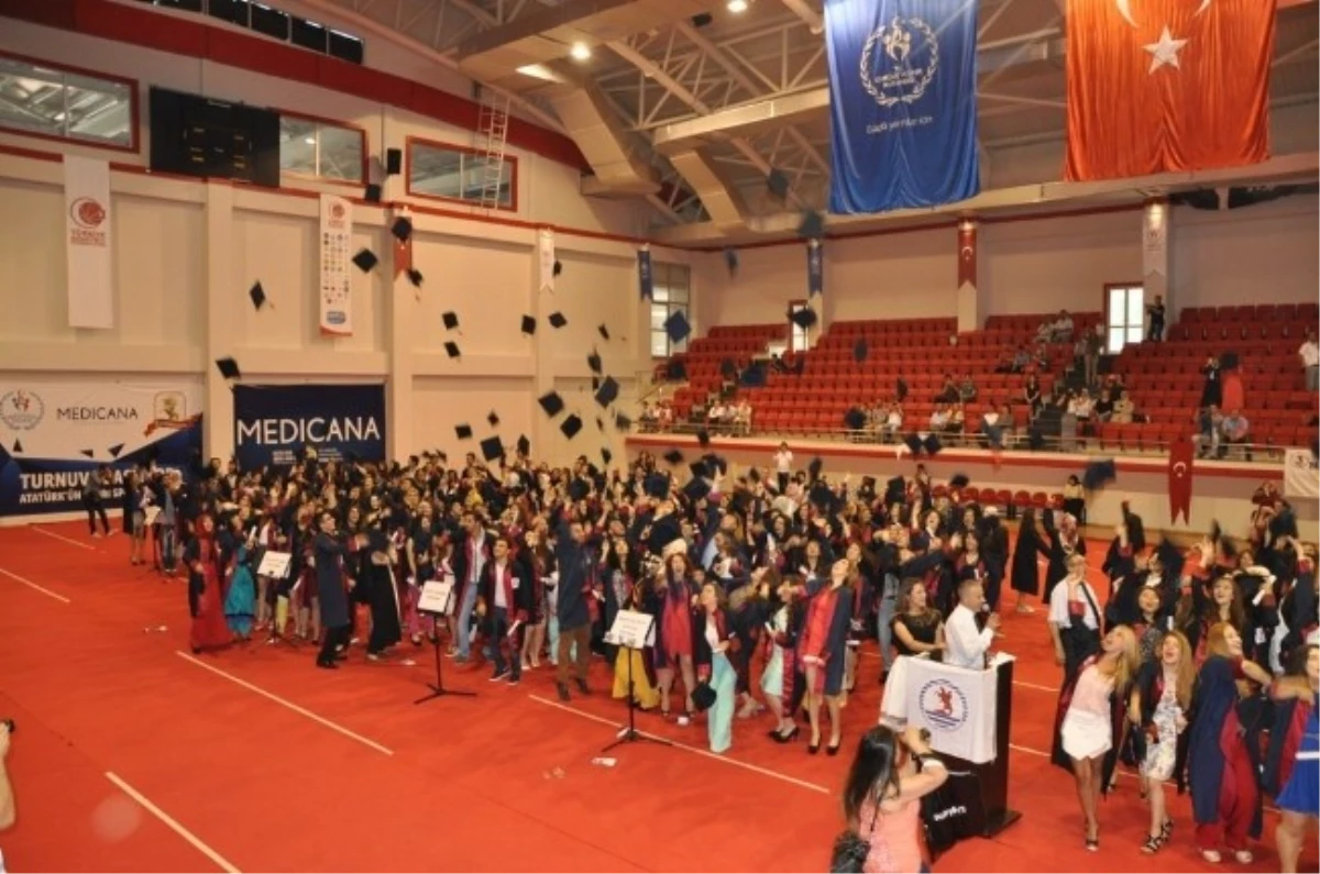 Samsun Meslek Yüksekokulunun Mezuniyet Töreni Yapıldı